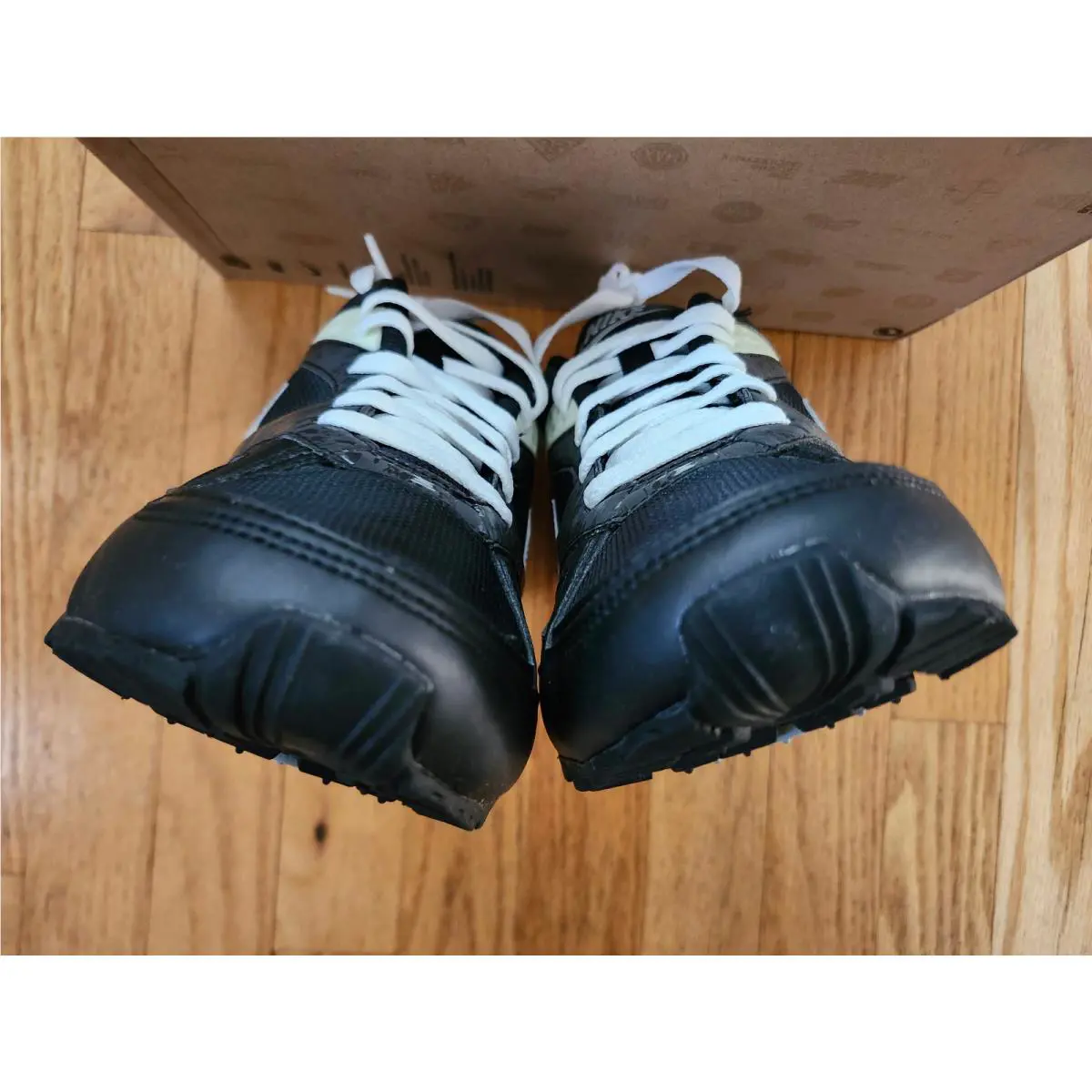 Nike shoes - Black 3