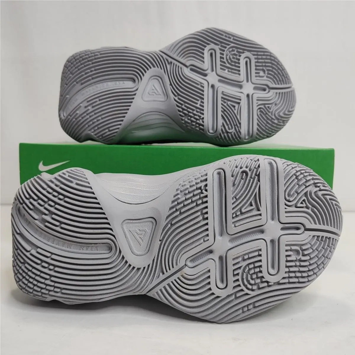 Nike shoes - Giannis Immortality 4 (PS) - Giannis Immortality - FZ6733-002 - Smoke Gray/Stadium Green 2