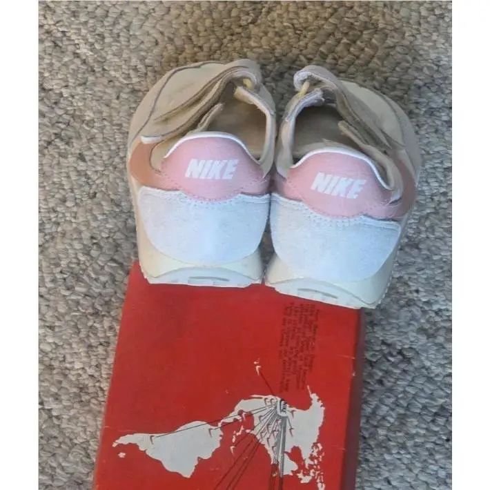 Nike shoes - White / Pink 2