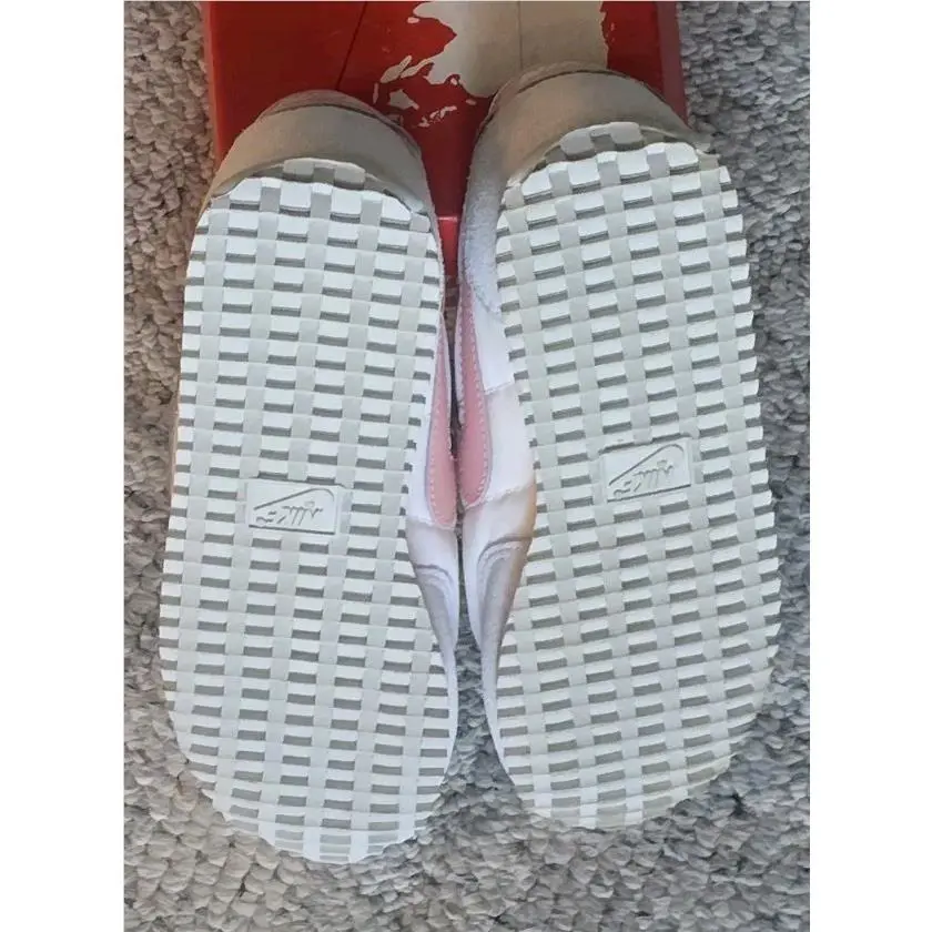 Nike shoes - White / Pink 4