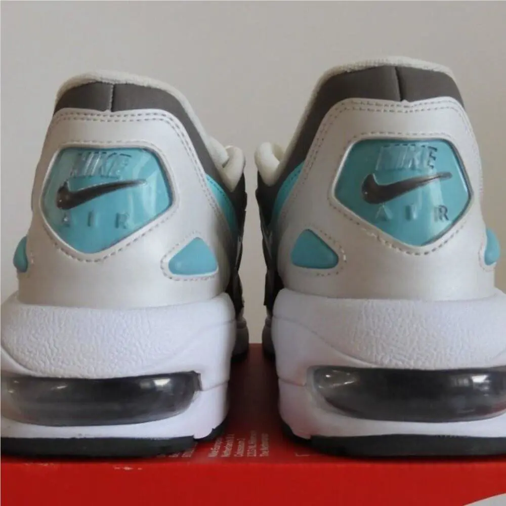 Nike shoes - White 3