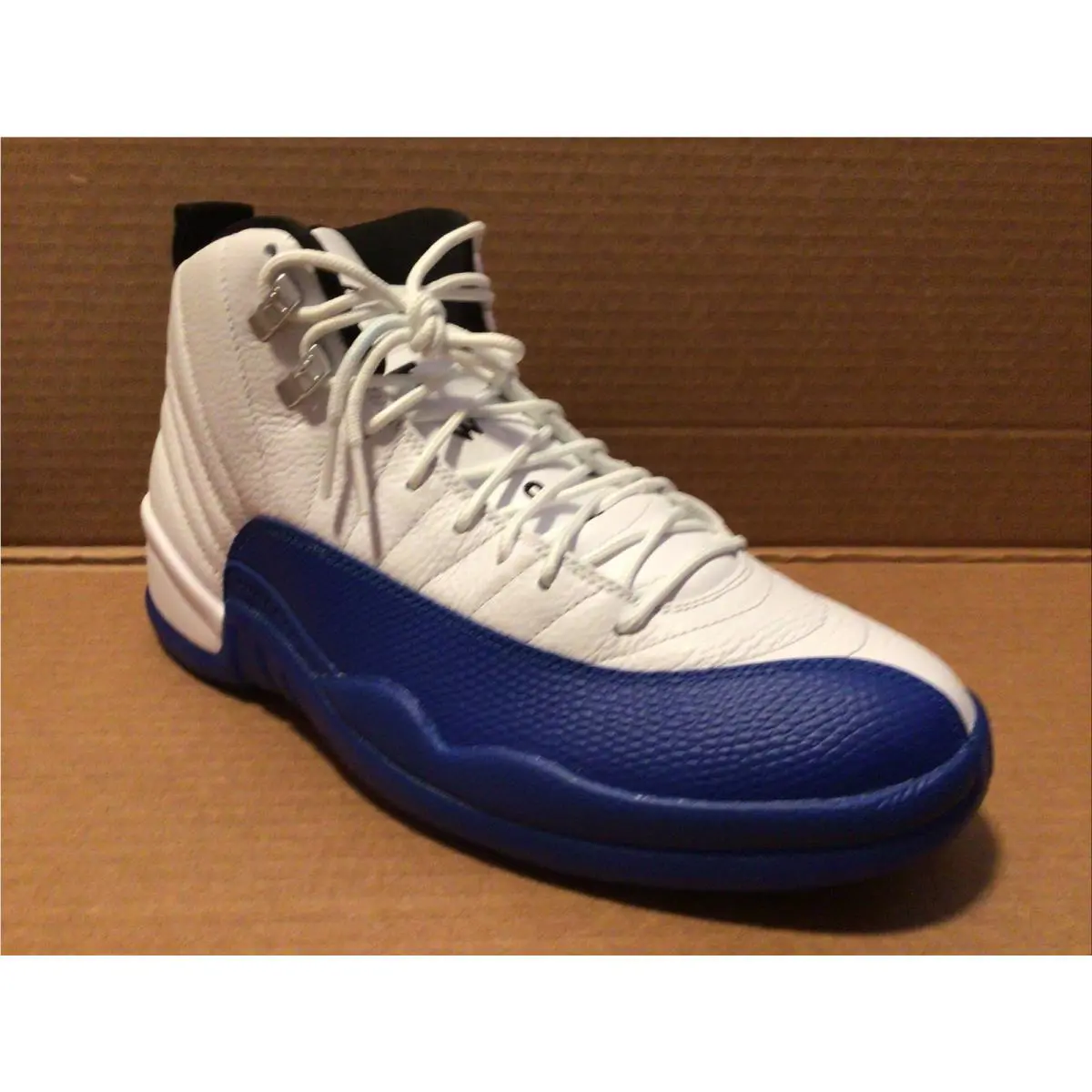 Nike shoes - Air Jordan 12 - Air - White 3