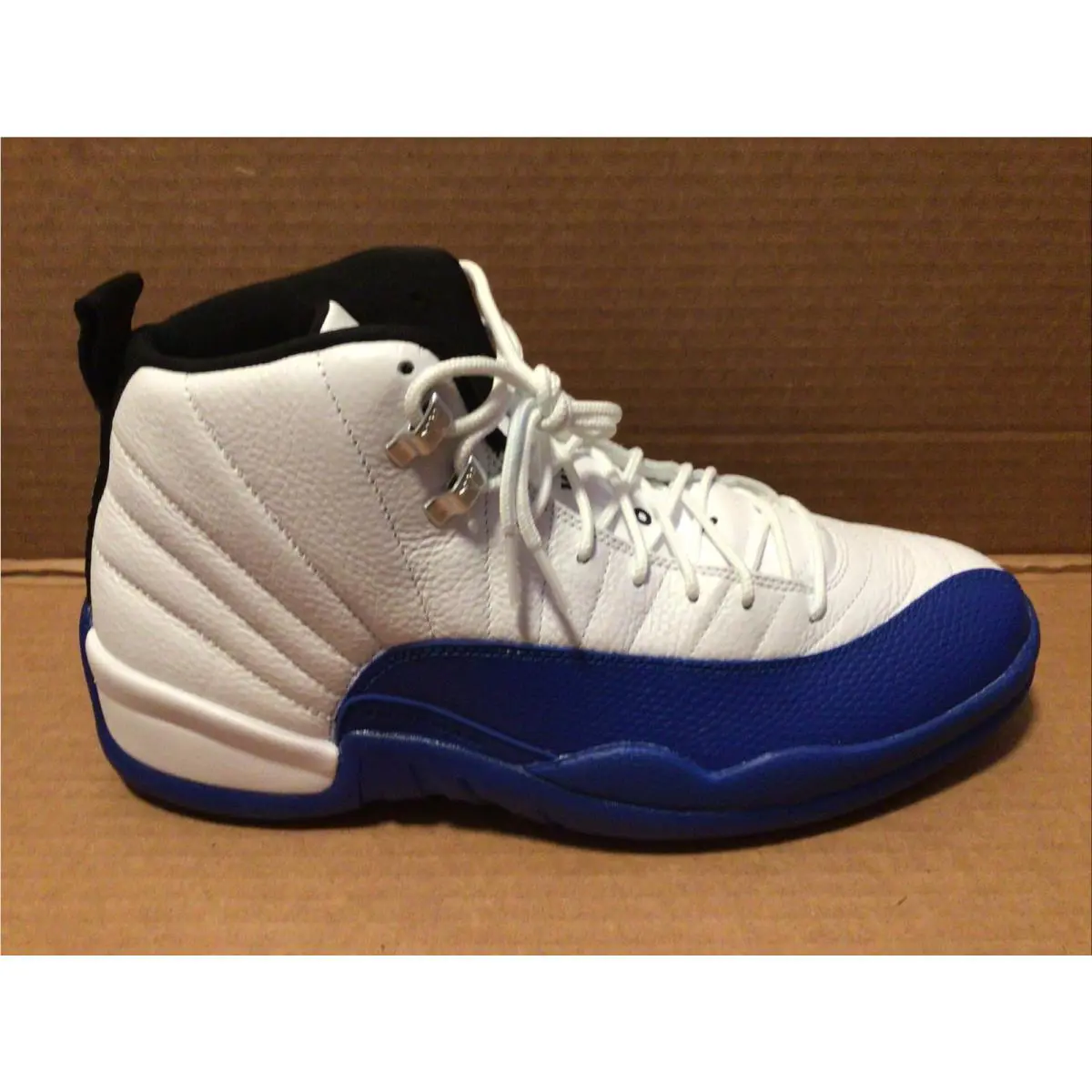 Nike shoes - Air Jordan 12 - Air - White 5