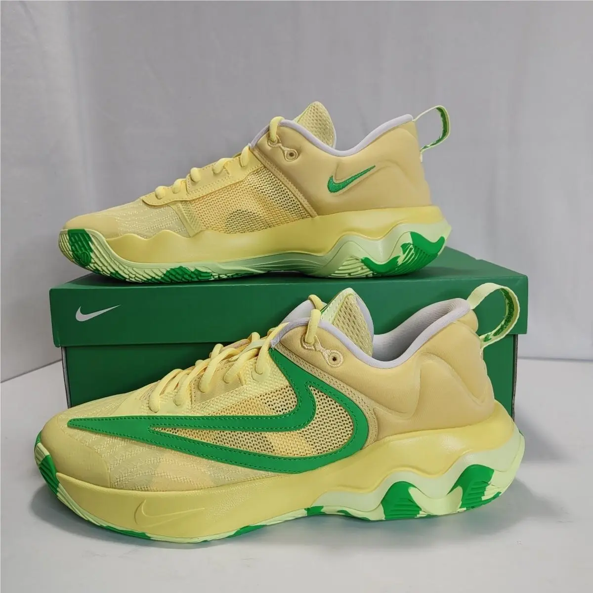 Nike - Giannis Immortality 3 - Soft Yellow/green Shock - Mens Size 10