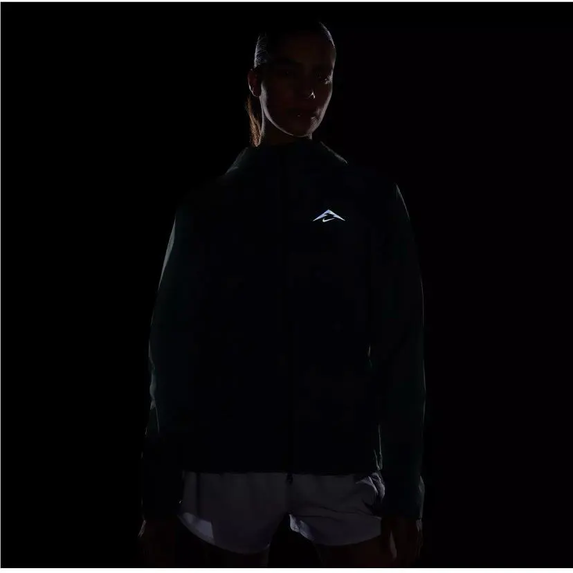 Nike clothing - Green (UPC: 0197600397033) 1