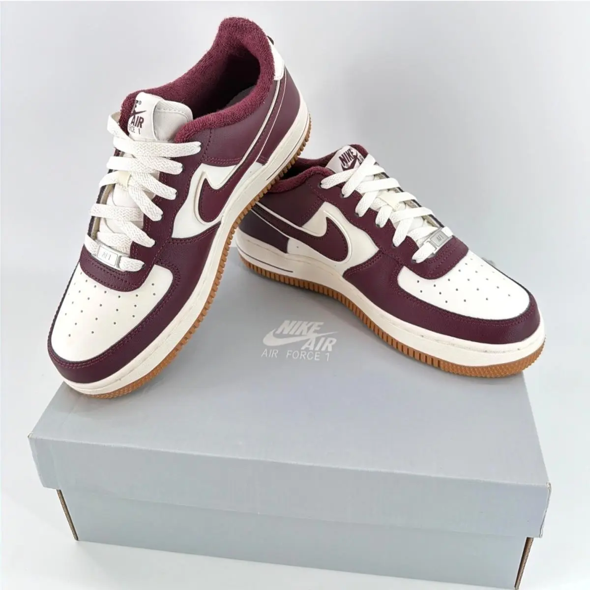 Nike GS Kids Air Force 1 LV8 Basketball Sneakers White Maroon Size 5.5Y