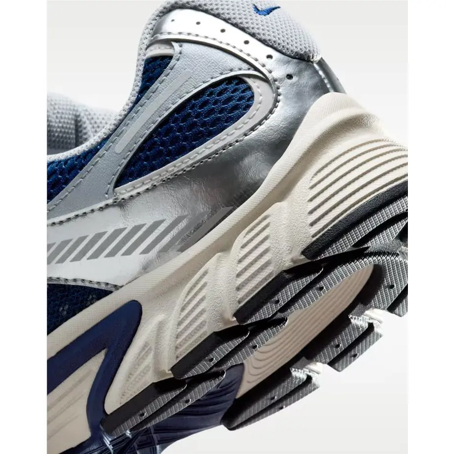 Nike shoes - Nike V5 RNR - RNR - HJ5228-400 - Silver 5