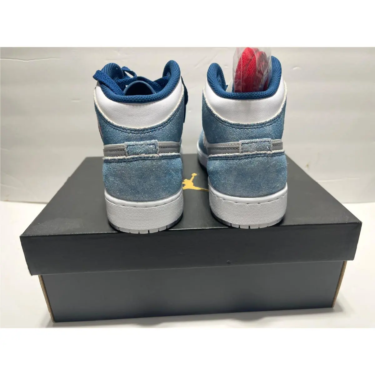 Nike shoes - Air Jordan 1 Mid SE - DR6235-401 - Blue 1