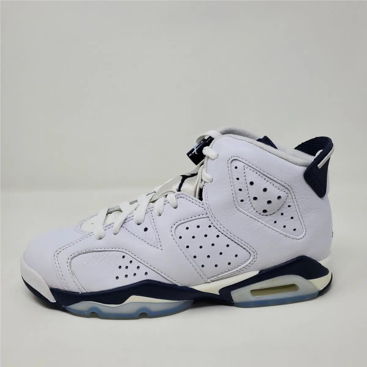 Nike shoes - Nike Air Jordan 6 - Air - White 3
