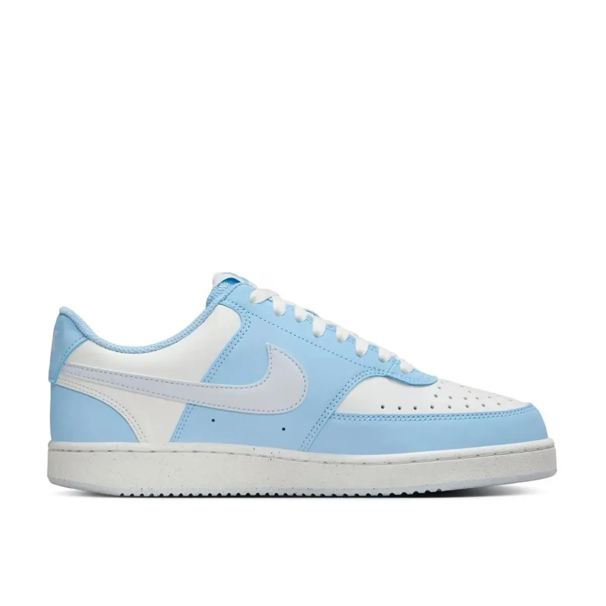 Nike shoes - White (UPC: 197864656860) 1