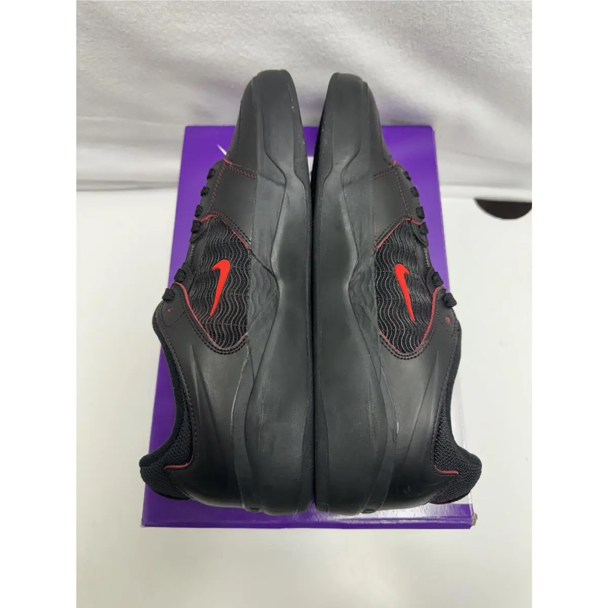 Nike shoes - Nike Ishod Wair Premium SB - DV5473-001 - Black, Manufacturer: Black/Black/Black/University Red 9