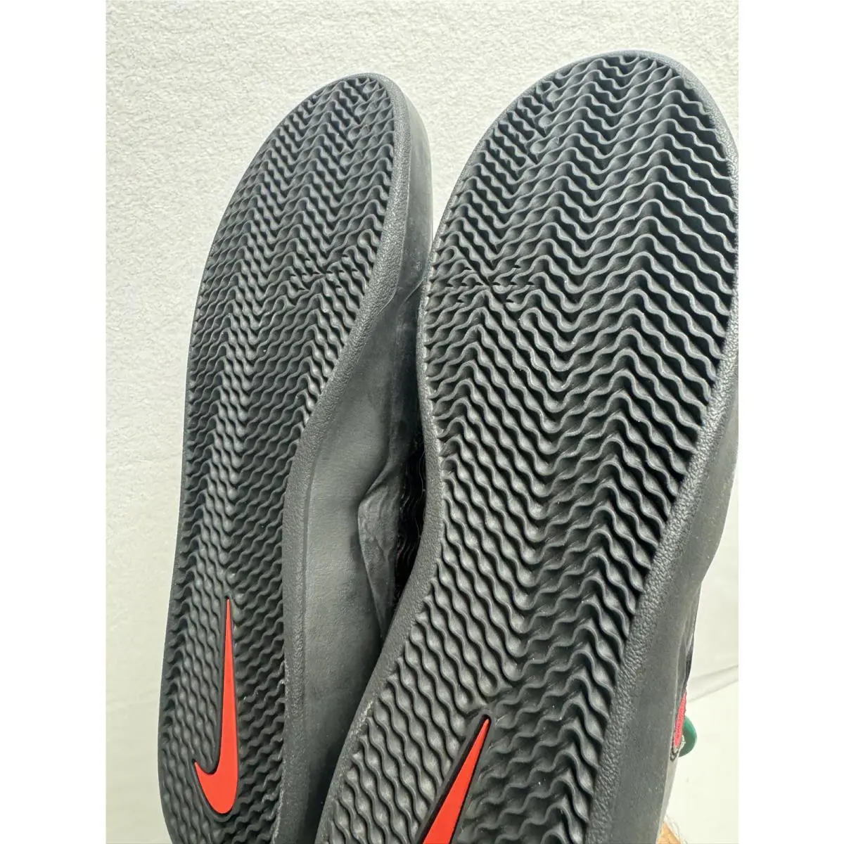 Nike shoes - Nike Ishod Wair Premium SB - DV5473-001 - Black, Manufacturer: Black/Black/Black/University Red 14