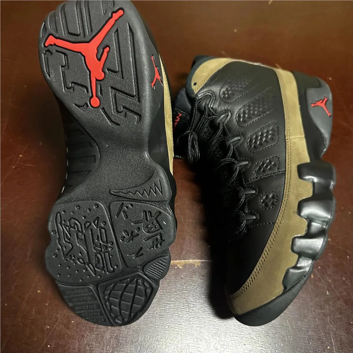 Nike shoes - Black 3