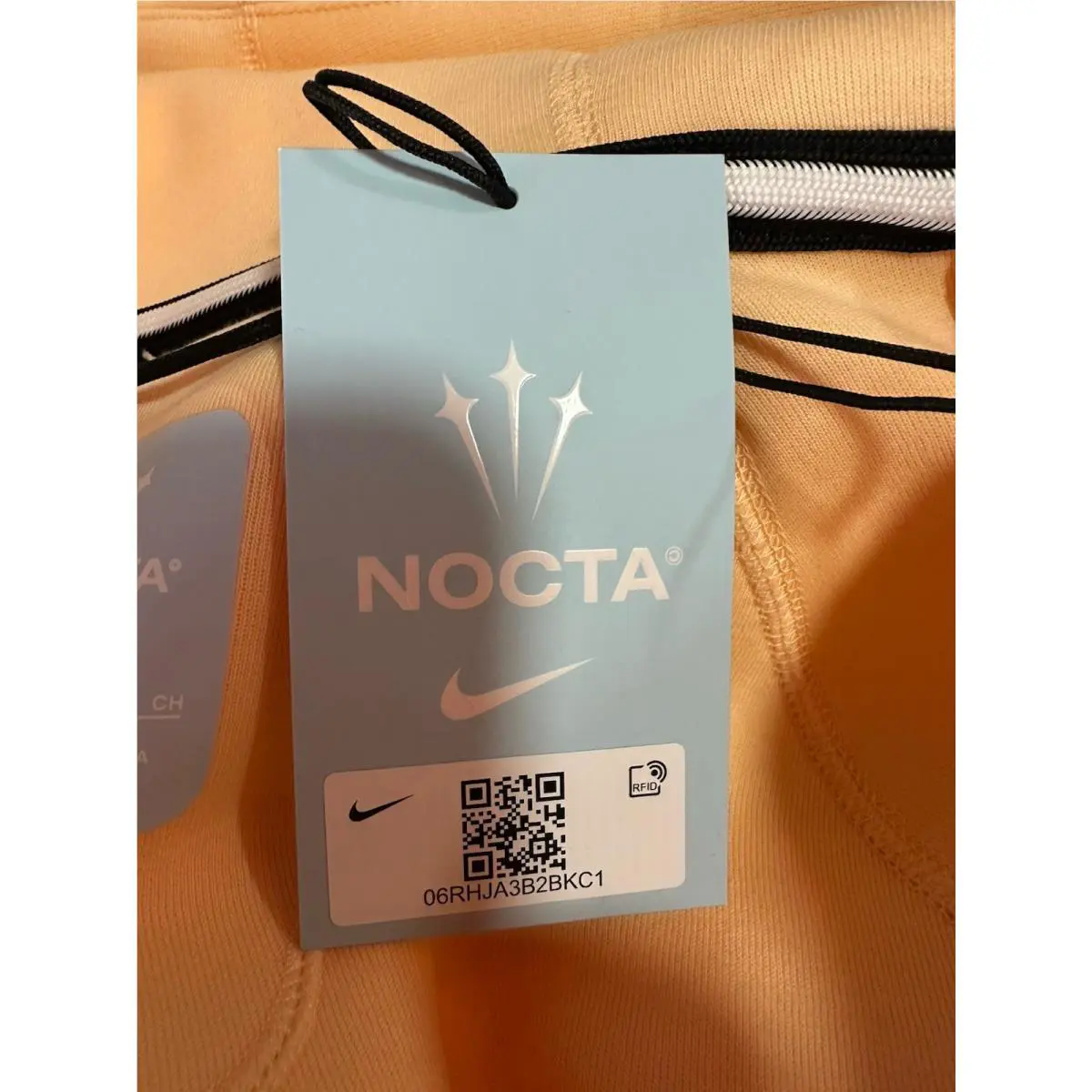 Nike clothing - Ice Peach (UPC: 197601416825) 8