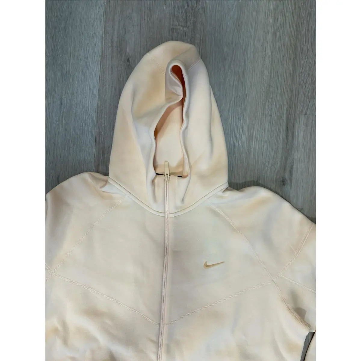 Nike clothing - Ice Peach (UPC: 197601416825) 2