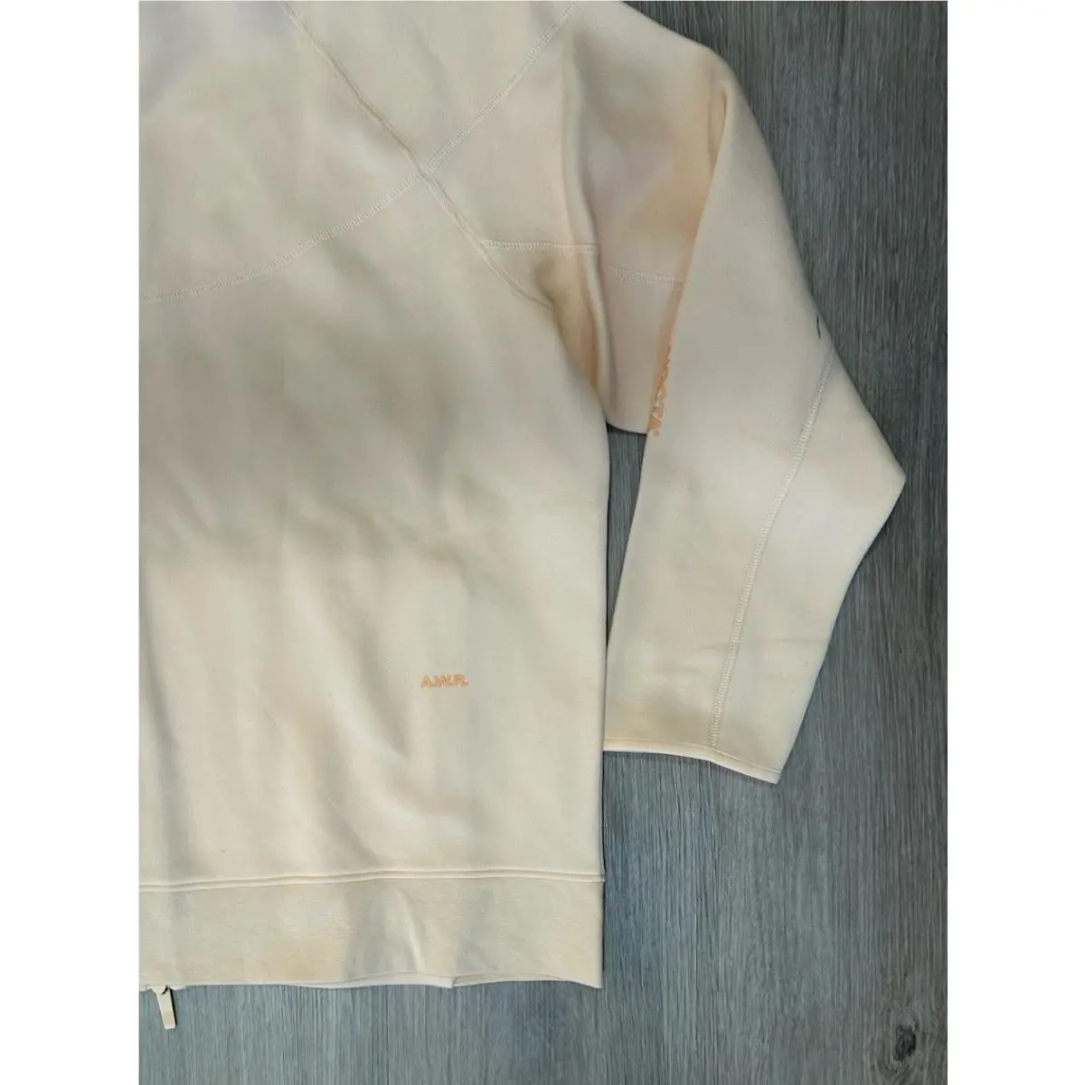 Nike clothing - Ice Peach (UPC: 197601416825) 4