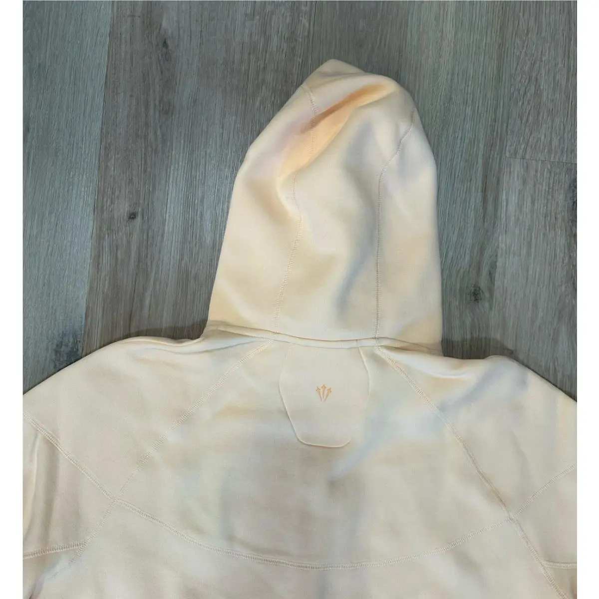 Nike clothing - Ice Peach (UPC: 197601416825) 5