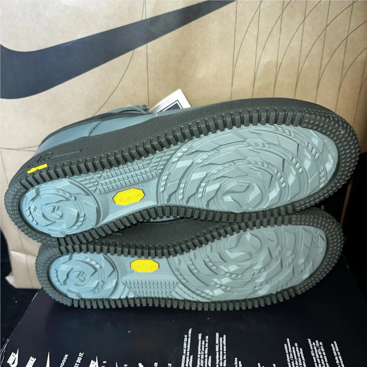 Nike shoes - Air Force  Low GoreTex Vibram Clay Green Size  DS BRAND NEW - HV5953-300 - Multicolor 3