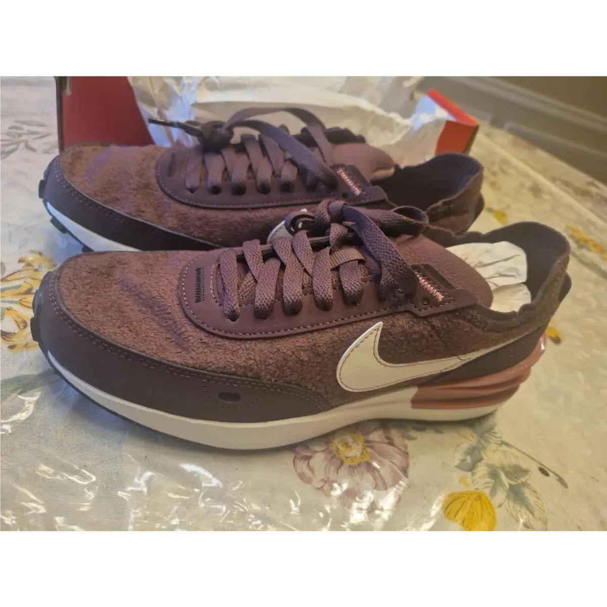 Nike shoes - W NIKE Waffle One SE - DQ5141-600 - Burgundy (UPC: 0196152011084) 3