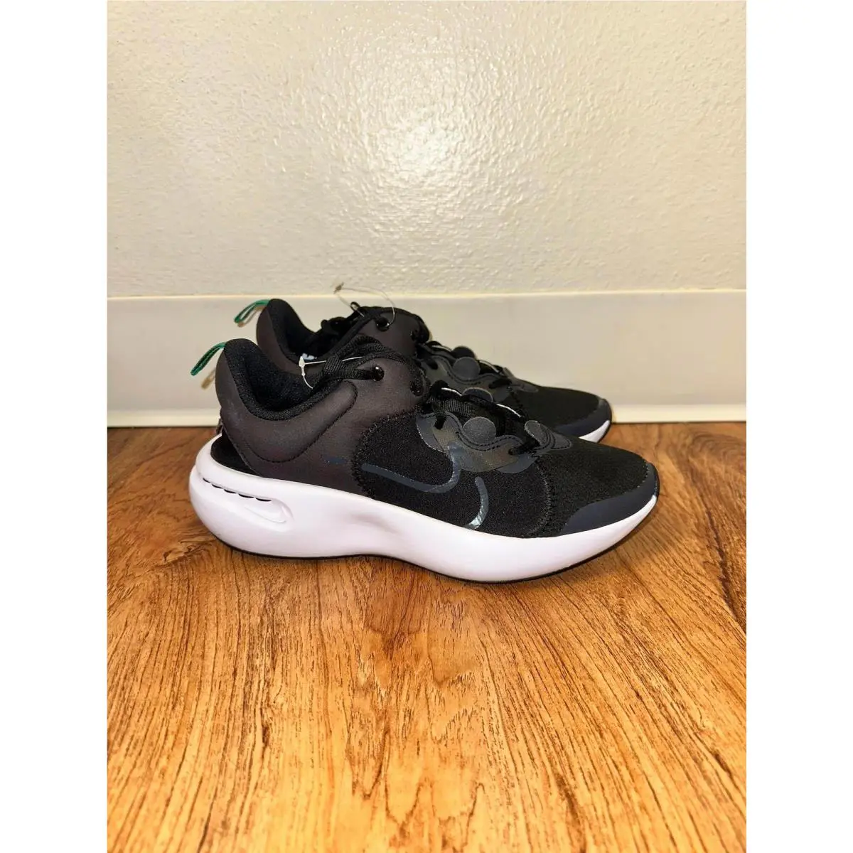 Nike Everywoman Black Sample Women`s