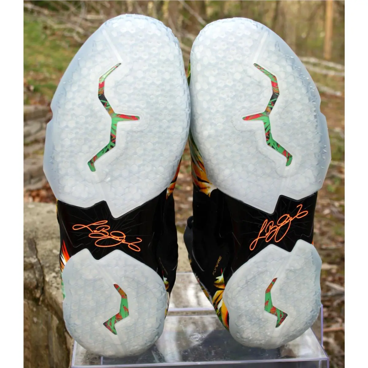 Nike shoes - Nike LeBron 11 - LeBron - 616175-006 - Black/metallic silver/wolf grey/atomic mint (UPC: 091202538521) 4