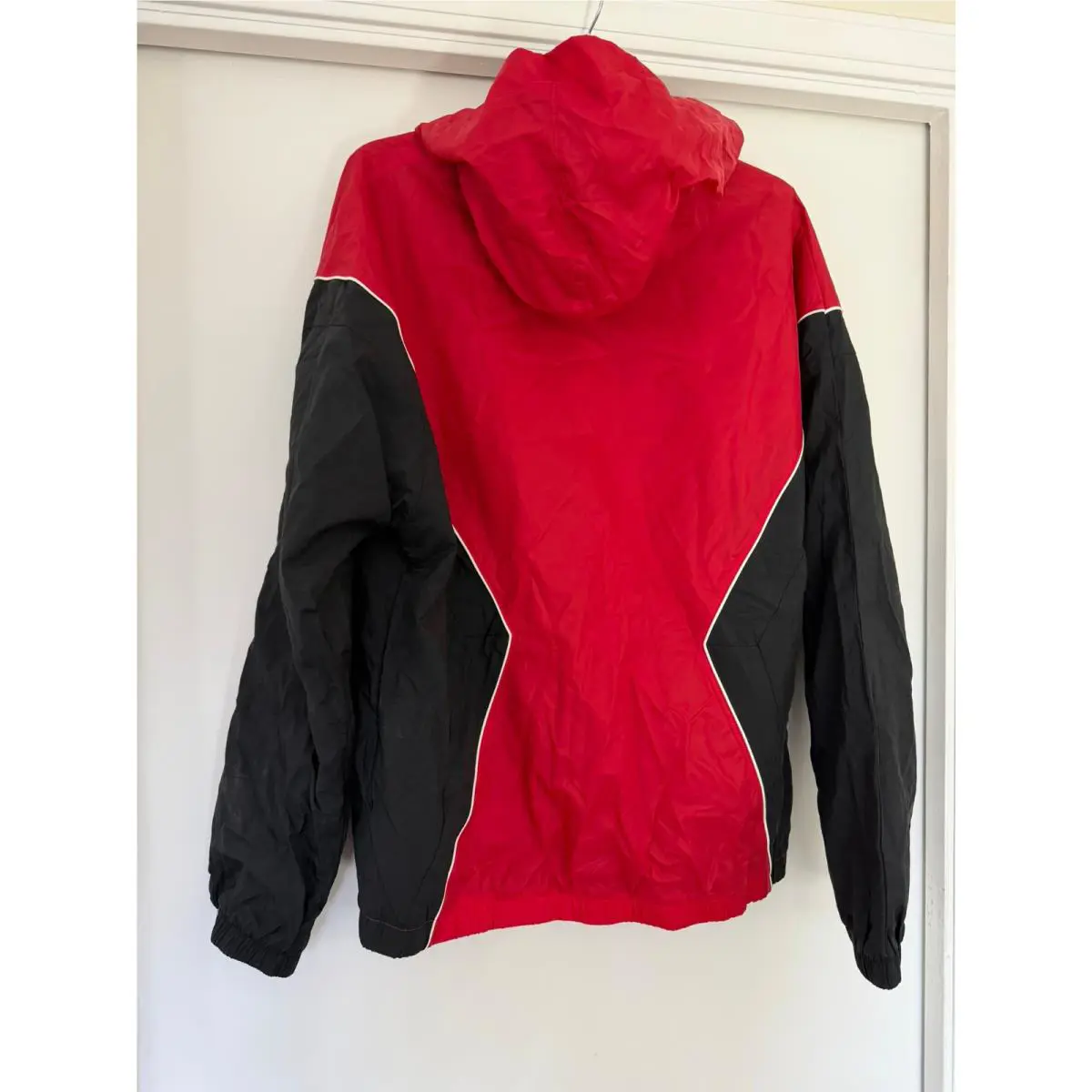 Nike clothing - Red (UPC: 197602712452) 0