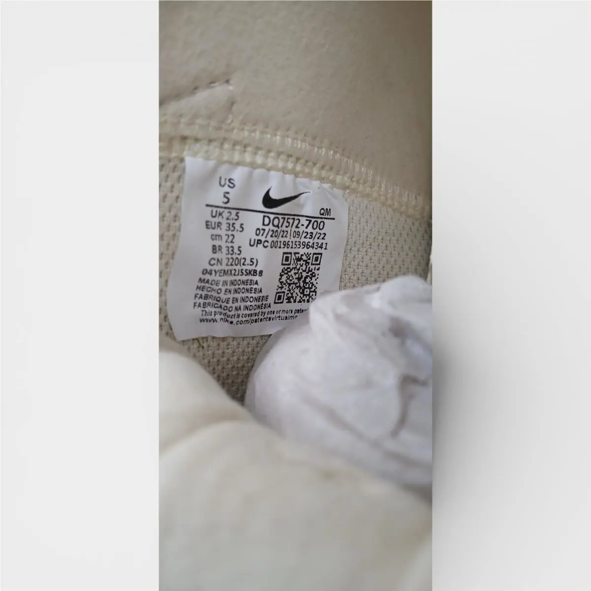 Nike shoes - As Pictured 5