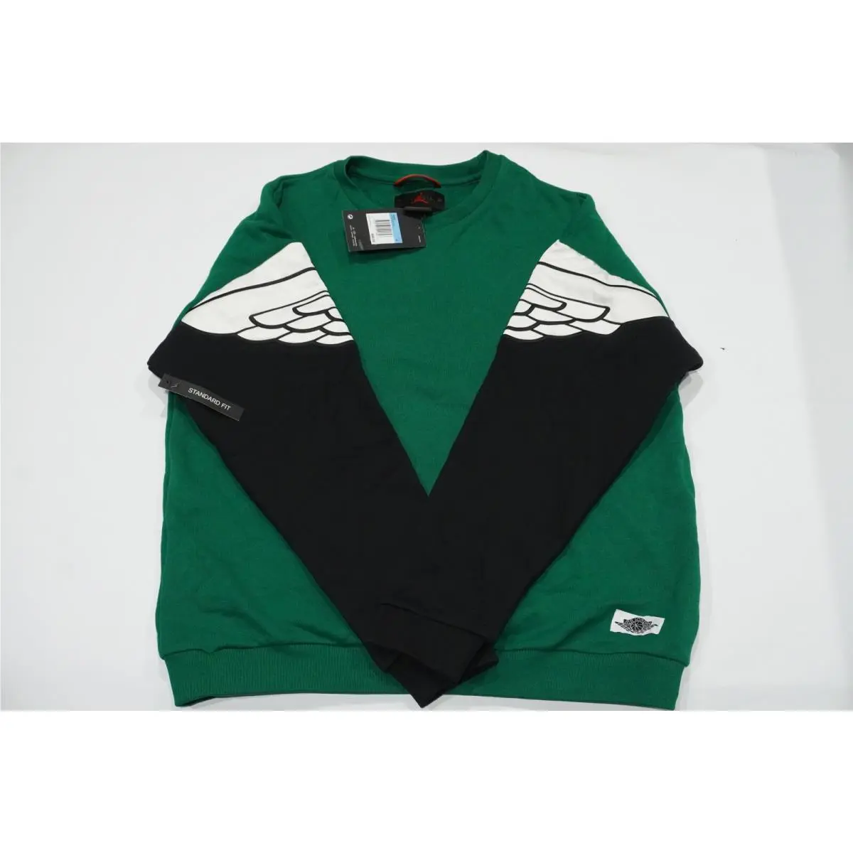 Nike clothing - Wings Classic Crew Neck - Wings Classic Crew Neck - AO0426 891 - Green/Black/White, WAY: Green/Black/White (UPC: 640135547928) 0