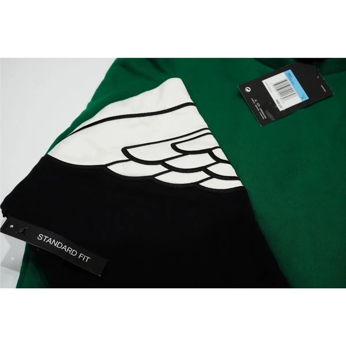 Nike clothing - Wings Classic Crew Neck - Wings Classic Crew Neck - AO0426 891 - Green/Black/White, WAY: Green/Black/White (UPC: 640135547928) 1