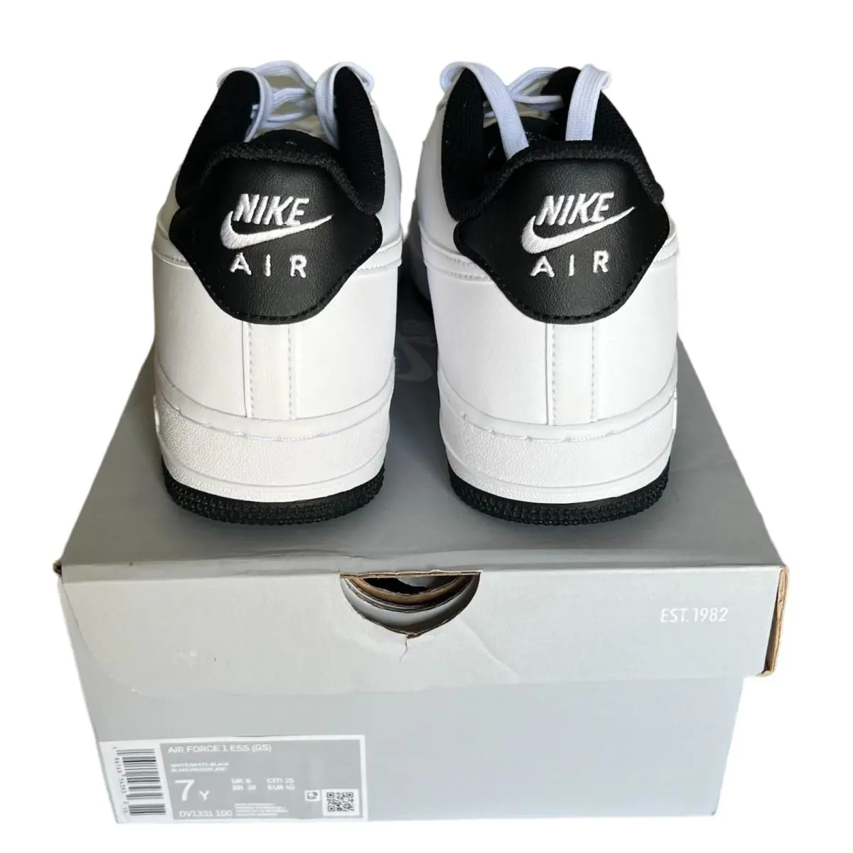Nike shoes - White Black 2
