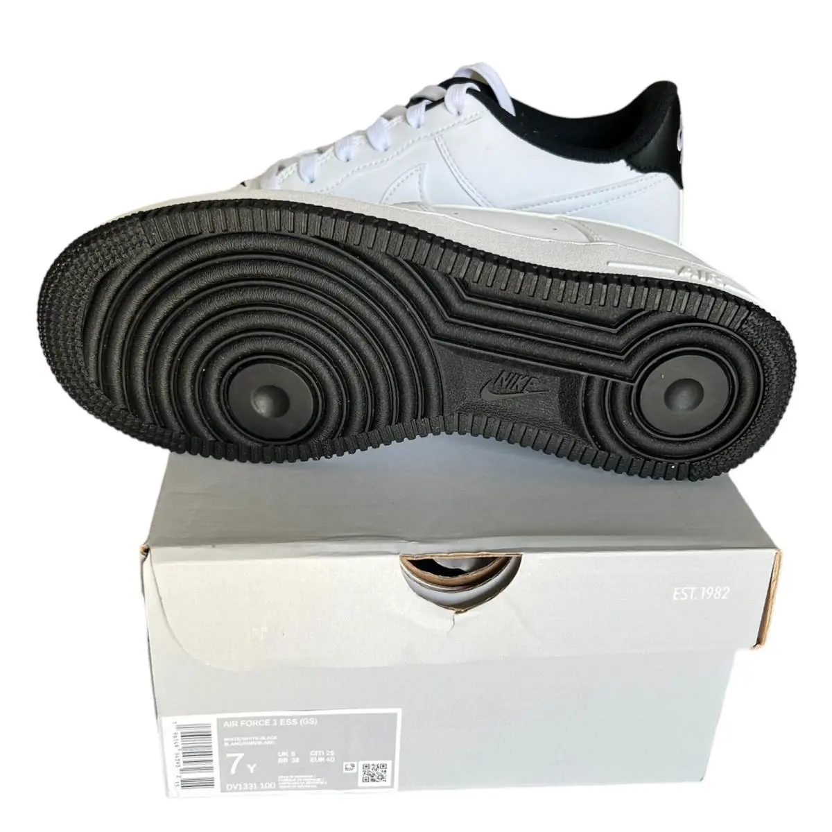 Nike shoes - White Black 3