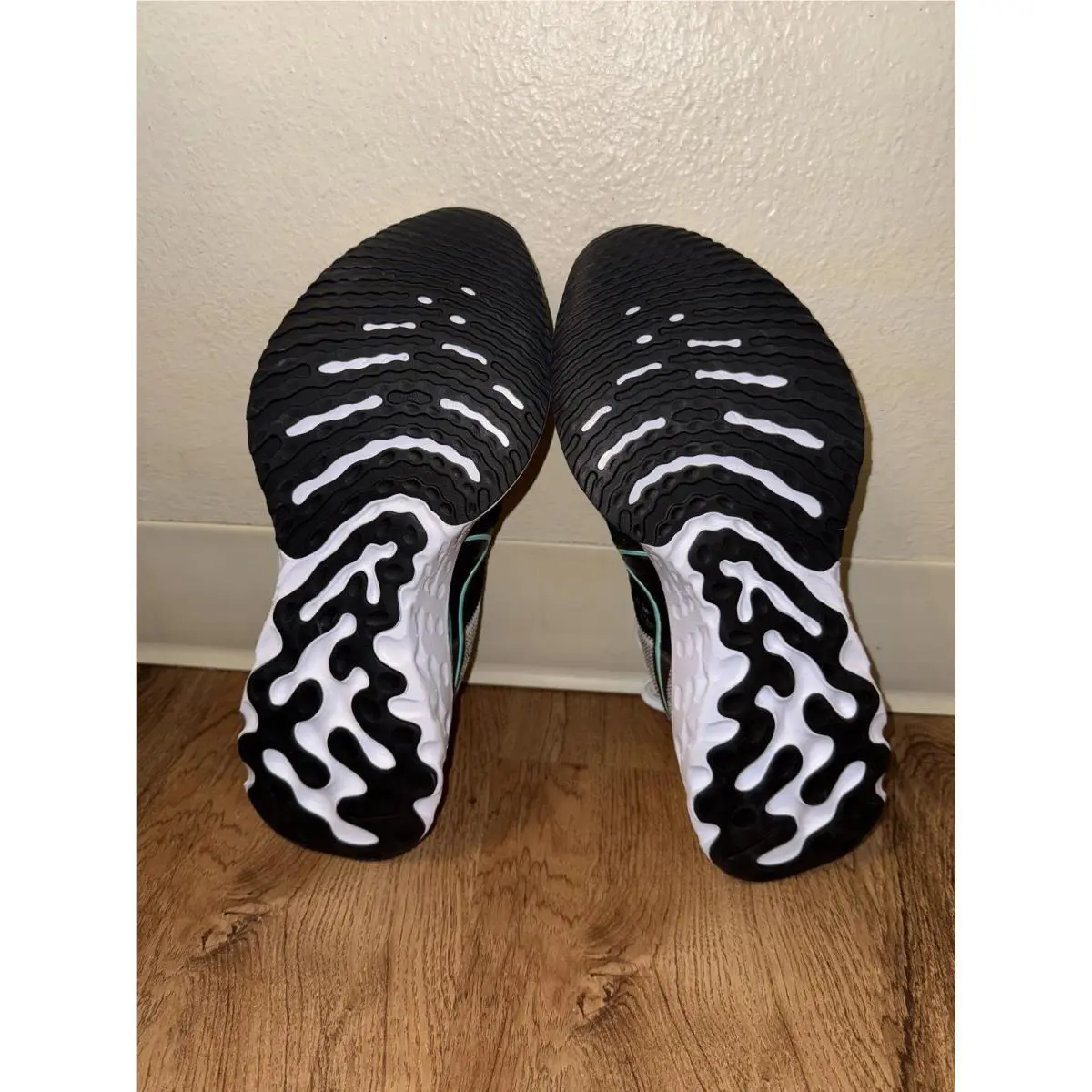Nike shoes - Black 3