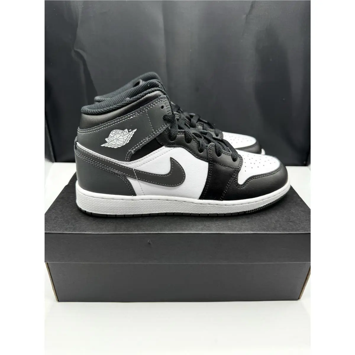 Nike shoes - Nike Air Jordan 1 - Air - DQ8423 001 - Black 4