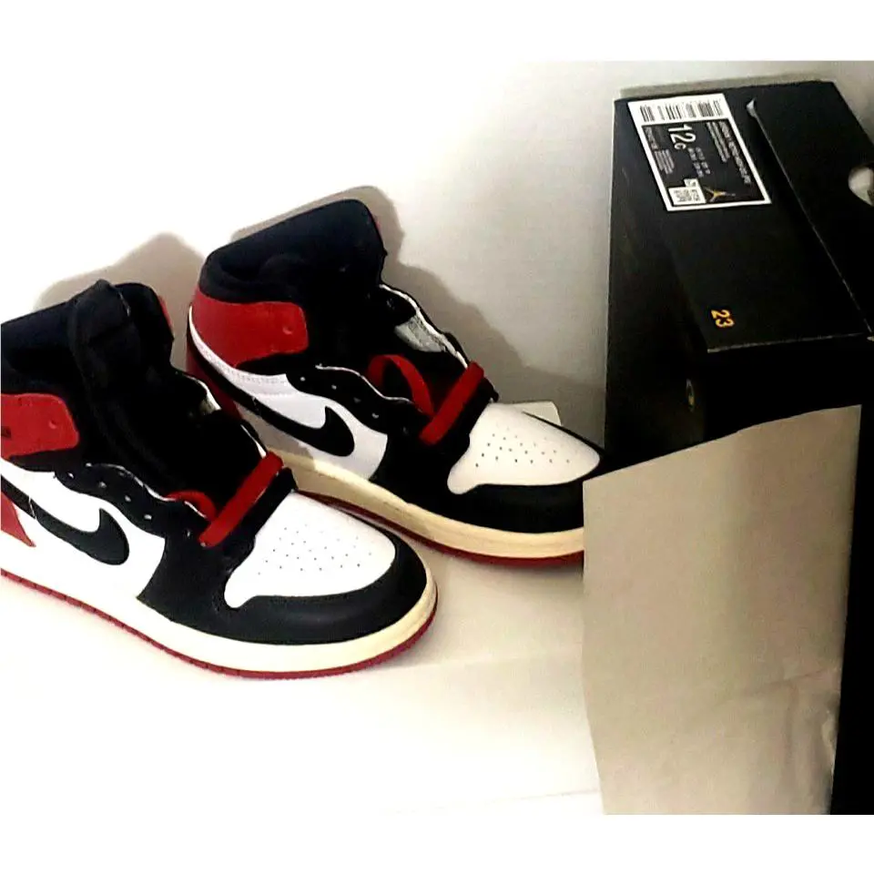 Nike shoes - Jordan 1 - black red white 3