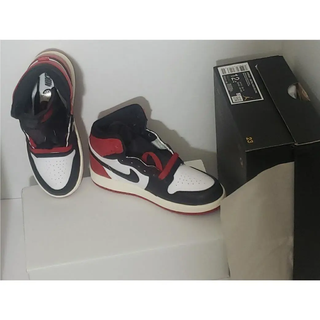 Nike shoes - Jordan 1 - black red white 6