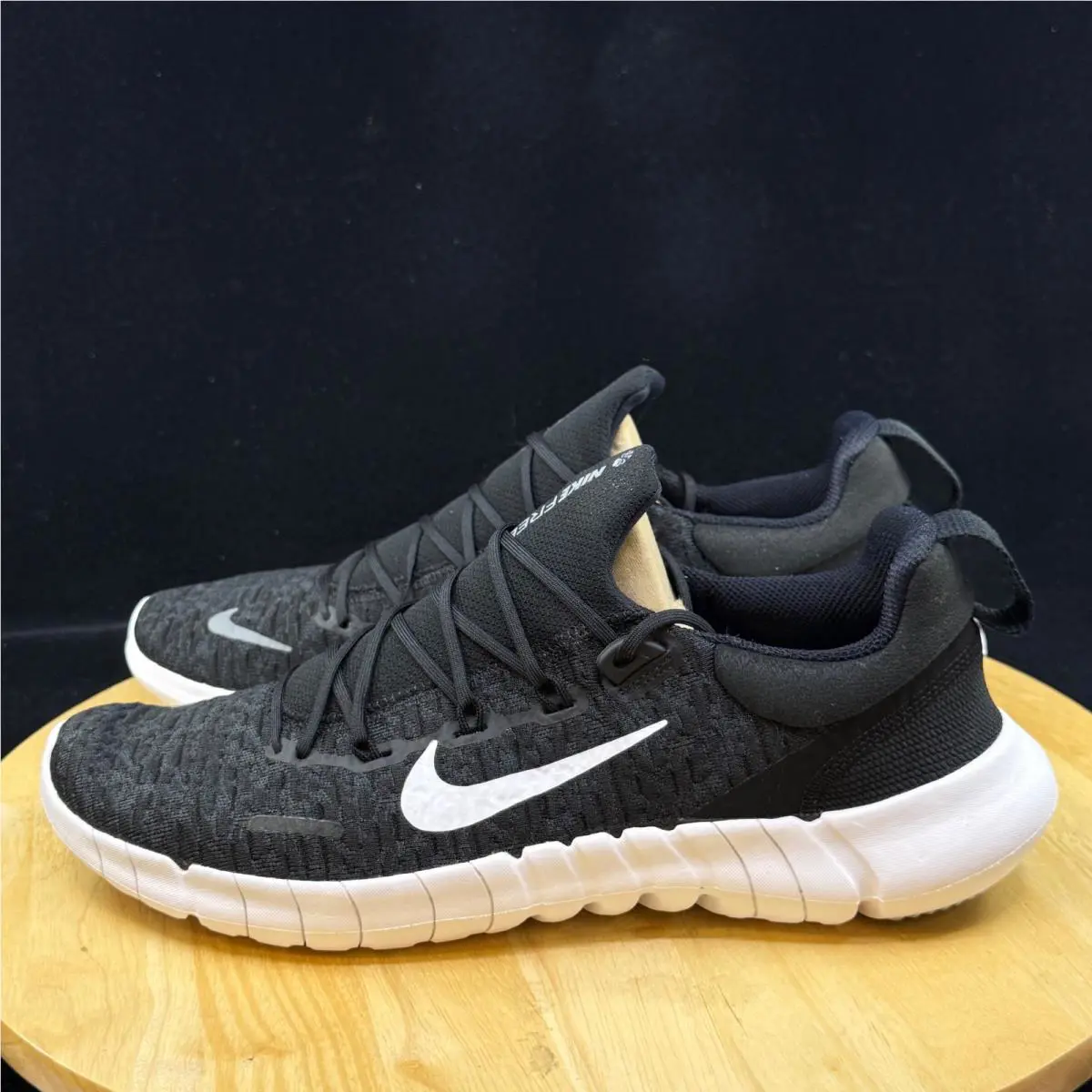Nike shoes - Black 5
