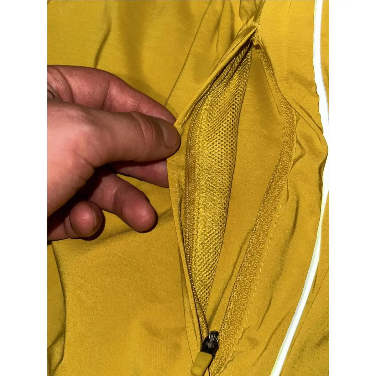 Nike clothing - NA - Yellow 2