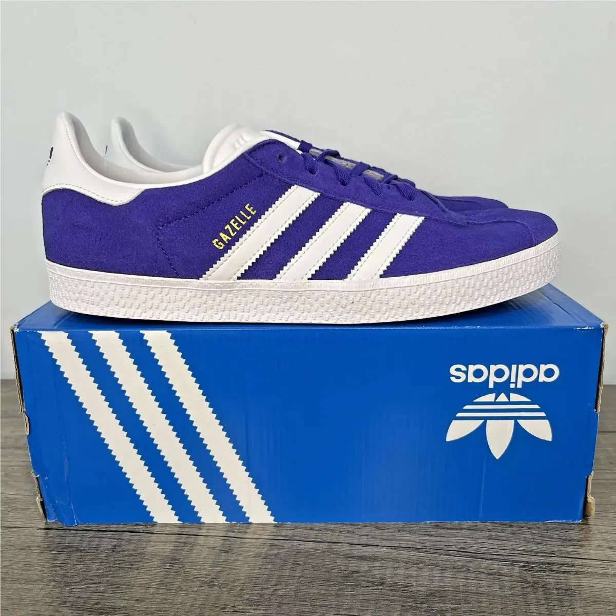 Women`s Size 6.5 Adidas Gazelle “energy Ink” Purple Low Top Shoes IE5597