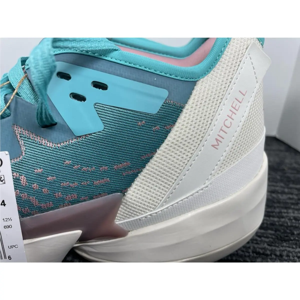 Adidas shoes - adidas D.O.N. Issue - Issue - HR0718 - White 4