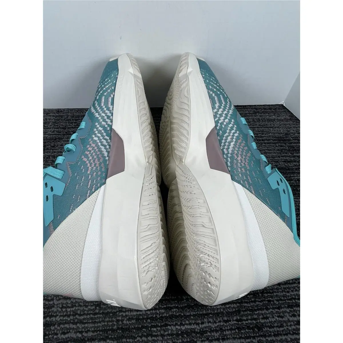 Adidas shoes - adidas D.O.N. Issue - Issue - HR0718 - White 11