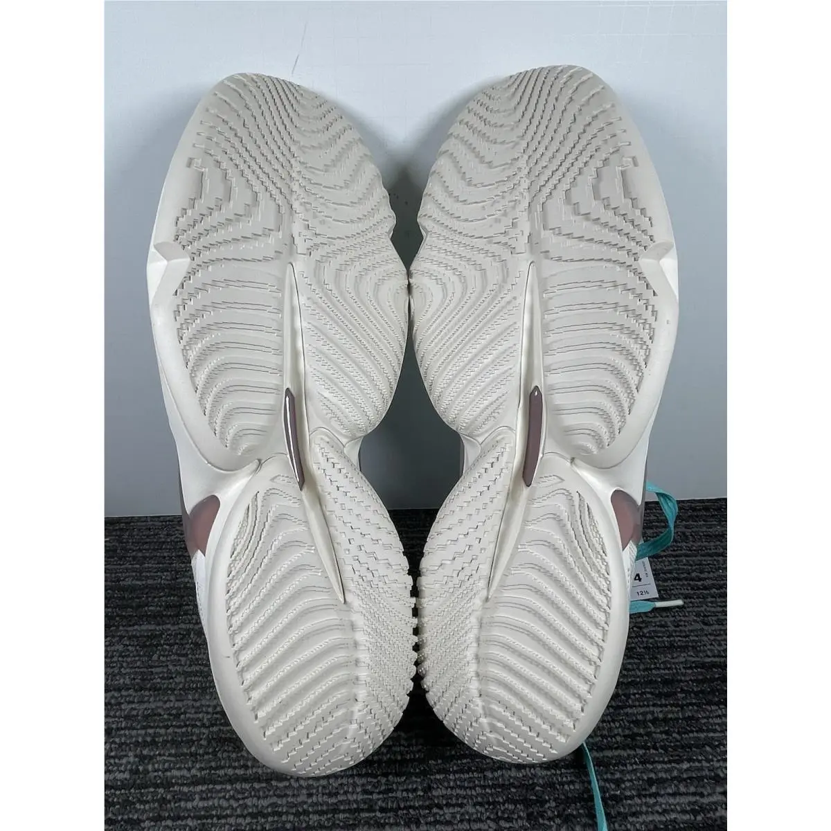 Adidas shoes - adidas D.O.N. Issue - Issue - HR0718 - White 12