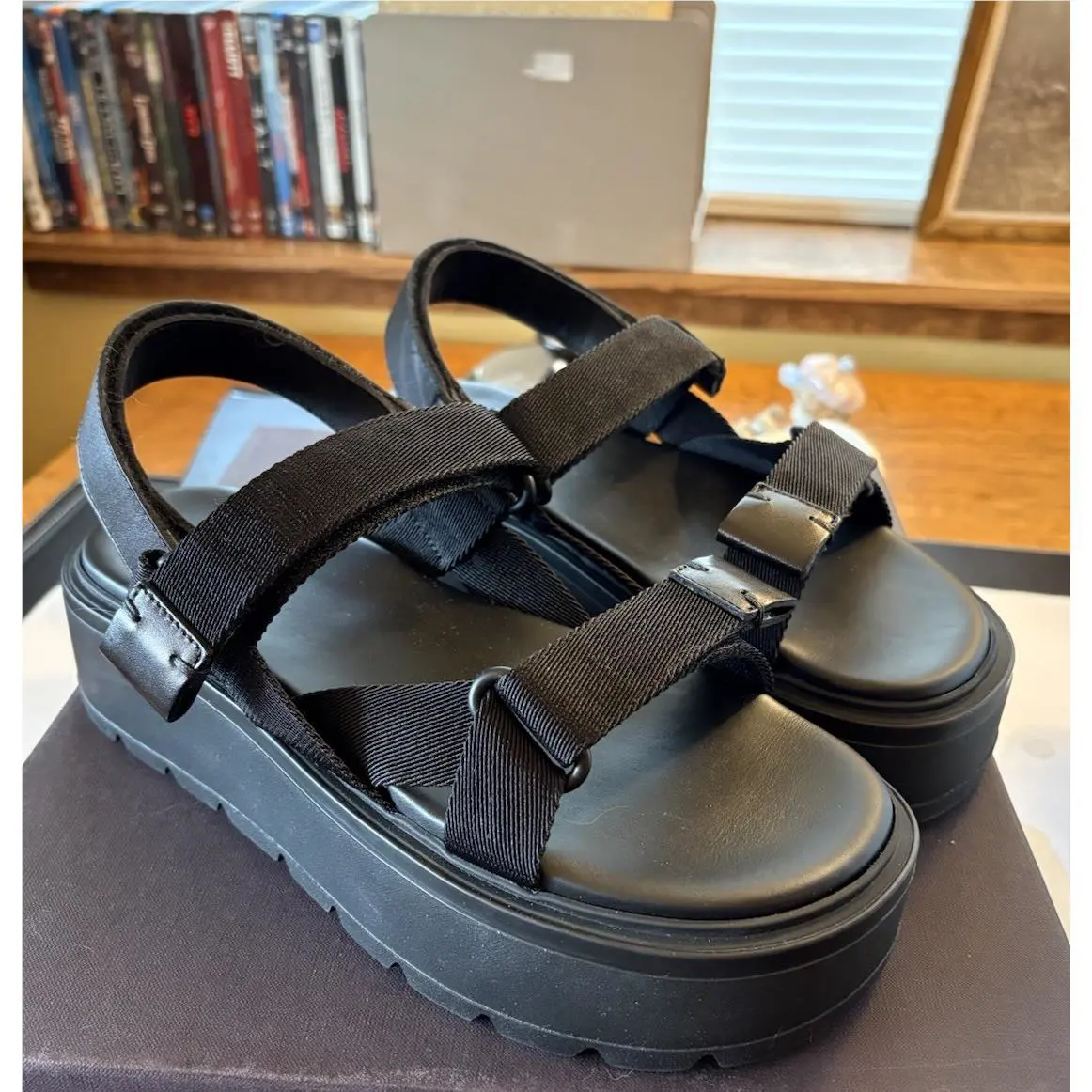 Valentino shoes - Black (UPC: 8052466305702) 0