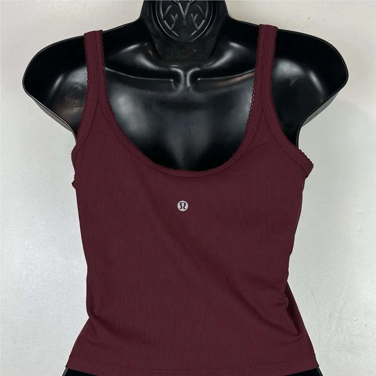 Lululemon clothing - Red 5