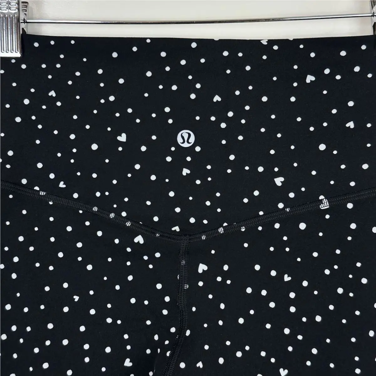 Lululemon clothing - heart scatter dot print white black 3