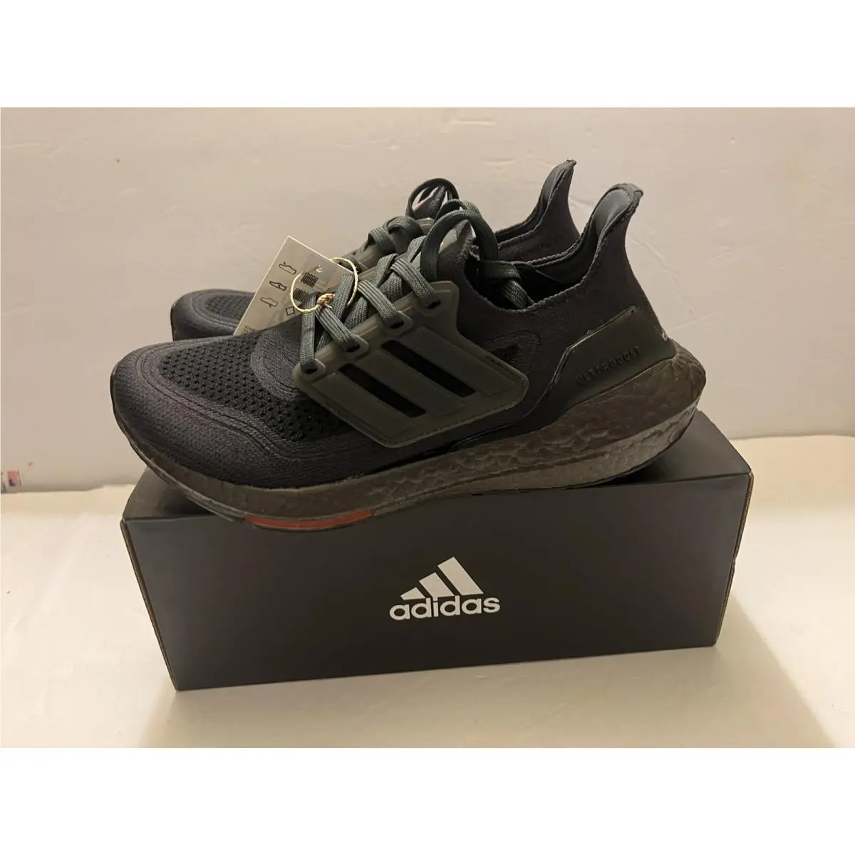 Adidas Ultraboost 21 J Kids Size 4.5