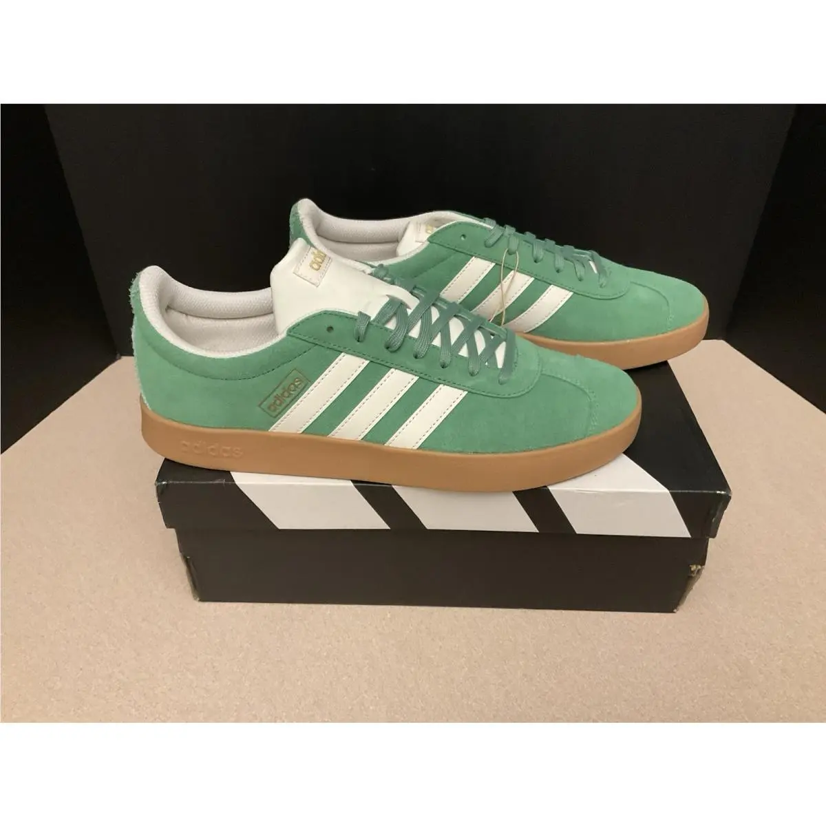 Mens Adidas VL Court 2.0 Green/white/gum Athletic Shoes. Size 9.5. Awesome