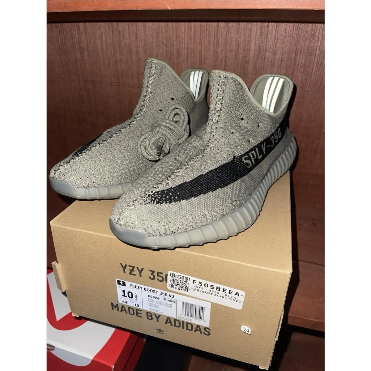 Adidas Yeezy Boost 350 v2 Mens Size 10 1/2 Granite Black