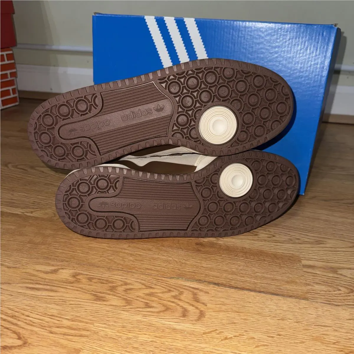Adidas shoes - adidas Originals - Originals - IG3900 - Brown 5