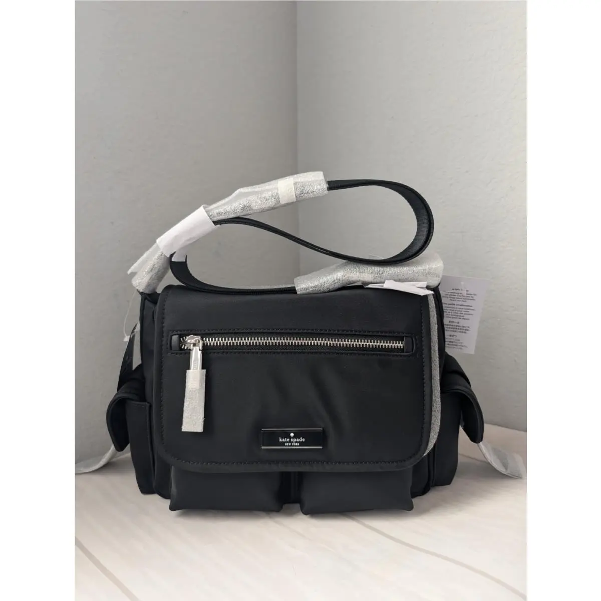Kate Spade KN672 Carter Ksnyl Cargo Messenger Bag In Black