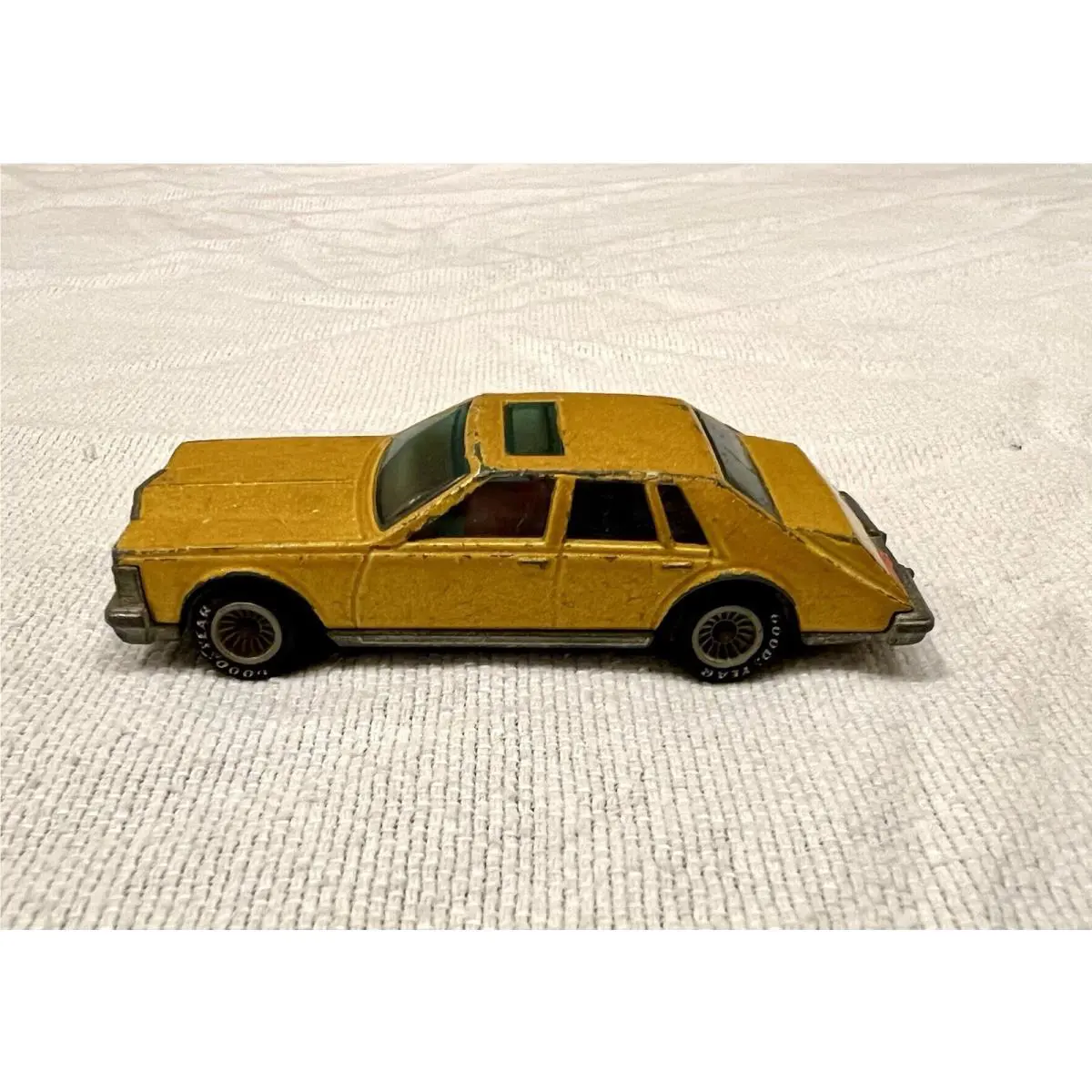 1983 Hot Wheels Real Riders Cadillac Seville Gold w/ Grey Hubs